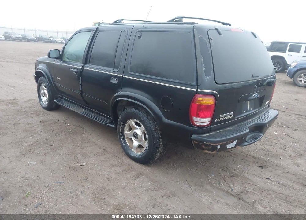 2000 FORD EXPLORER LIMITED VIN: 1FMDU85P2YZA45843