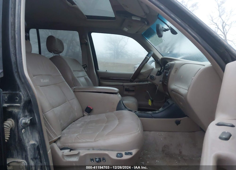 2000 FORD EXPLORER LIMITED VIN: 1FMDU85P2YZA45843