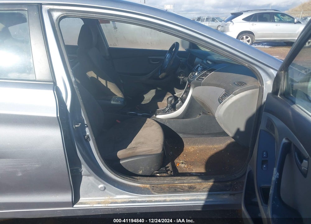 2016 HYUNDAI ELANTRA VIN: 5NPDH4AE5GH674301