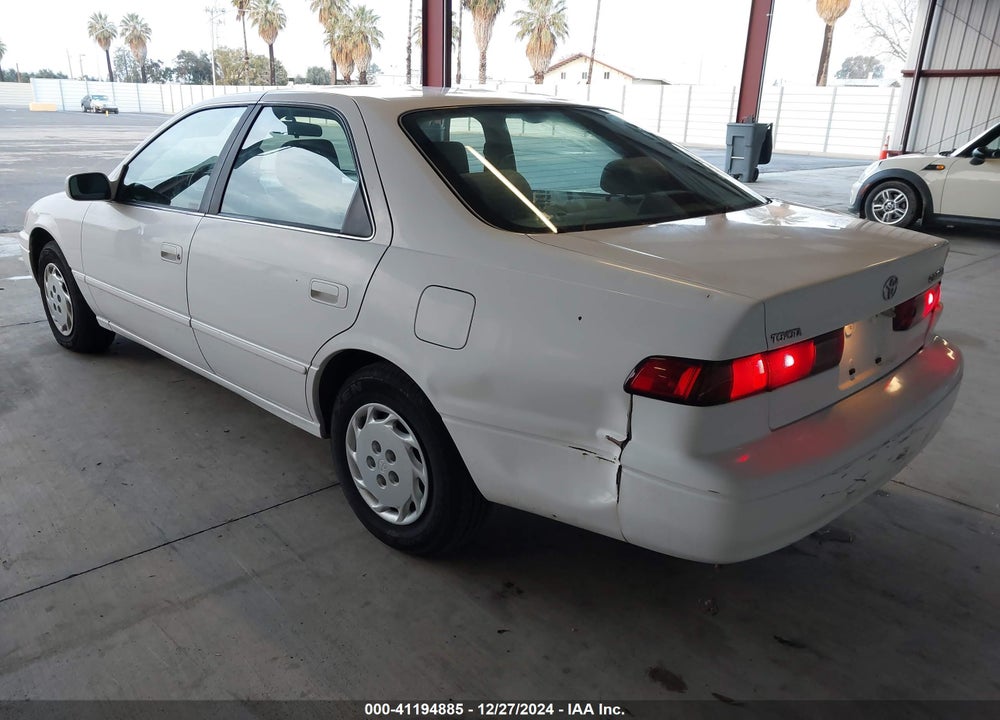 1997 TOYOTA CAMRY LE VIN: JT2BG22K8V0087192