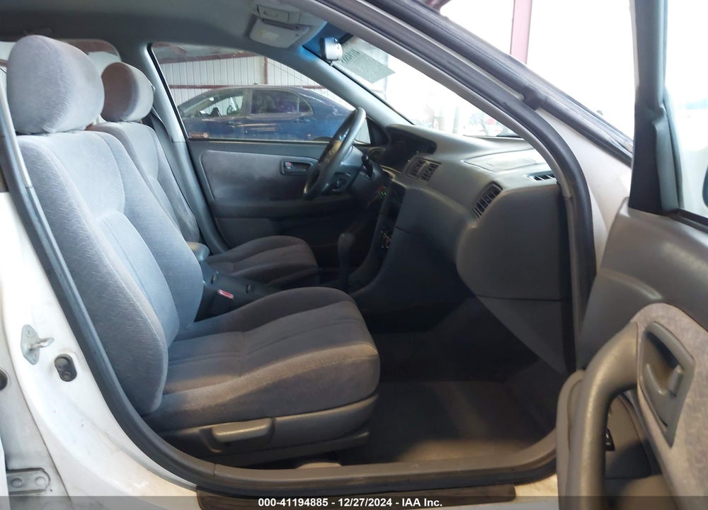 1997 TOYOTA CAMRY LE VIN: JT2BG22K8V0087192