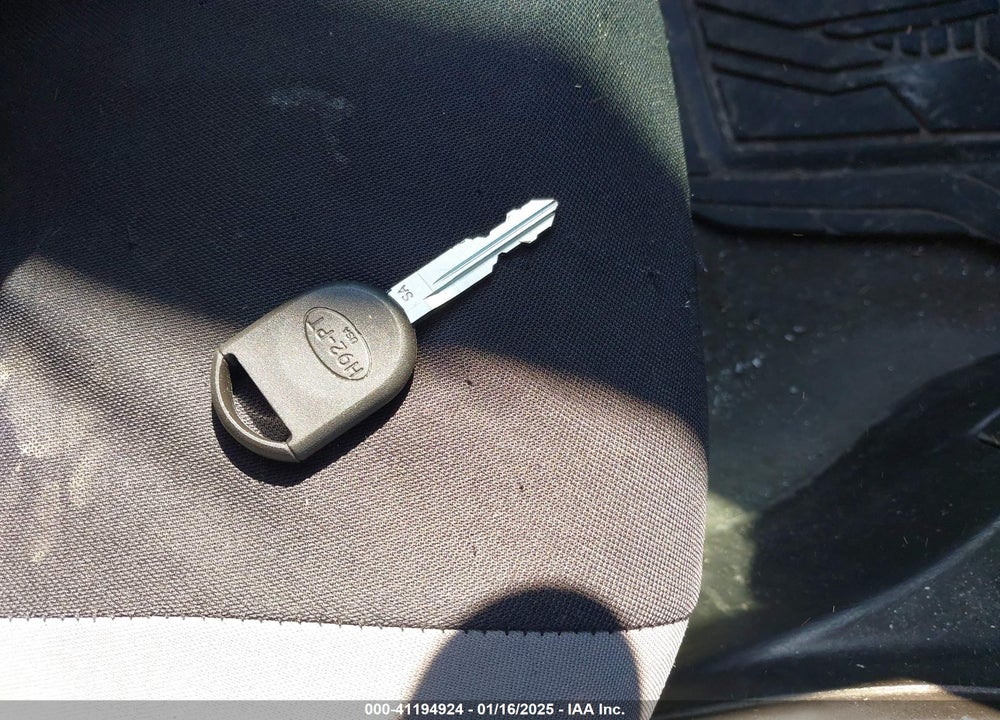 2007 FORD FOCUS S/SE/SES VIN: 1FAFP34N57W166072