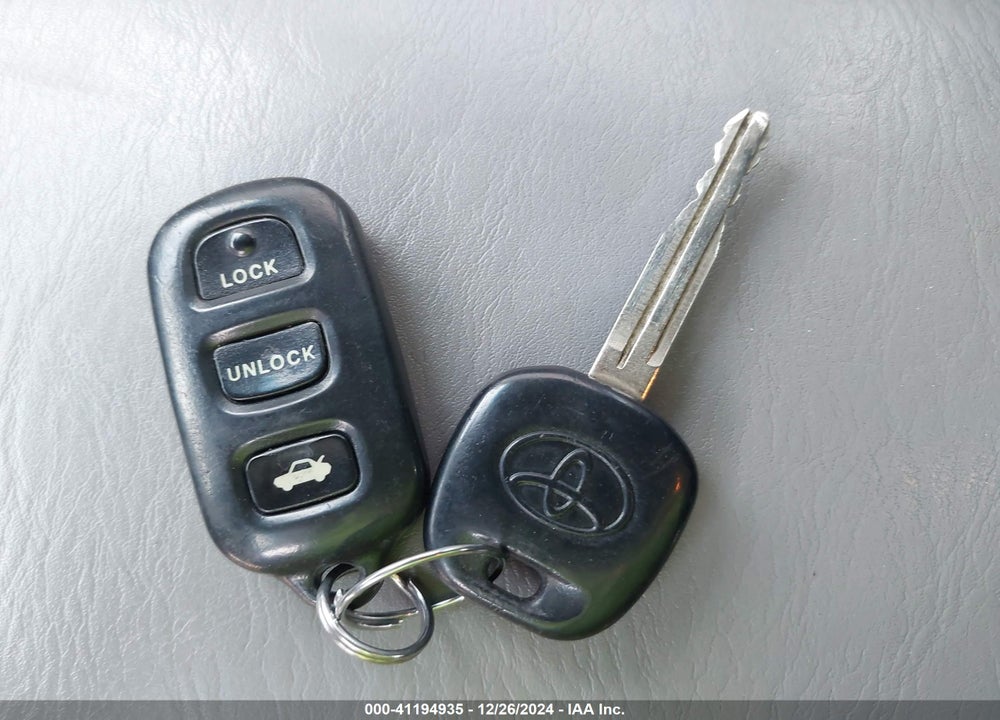 2002 TOYOTA CAMRY XLE V6 VIN: 4T1BF32K82U033696