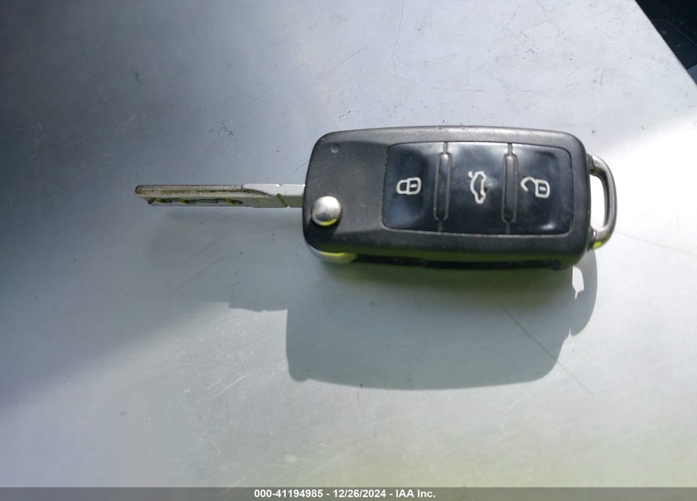 2013 VOLKSWAGEN PASSAT VIN: 1VWBN7A32DC070502