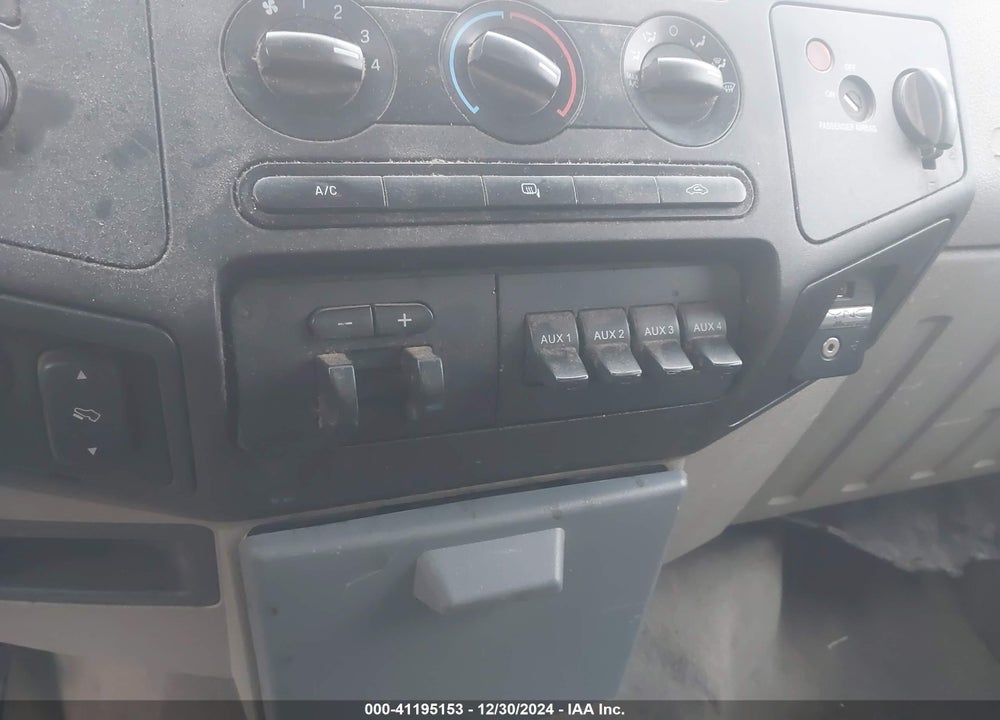 2010 FORD F-350 LARIAT/XL/XLT VIN: 1FTWX3BRXAEB27667