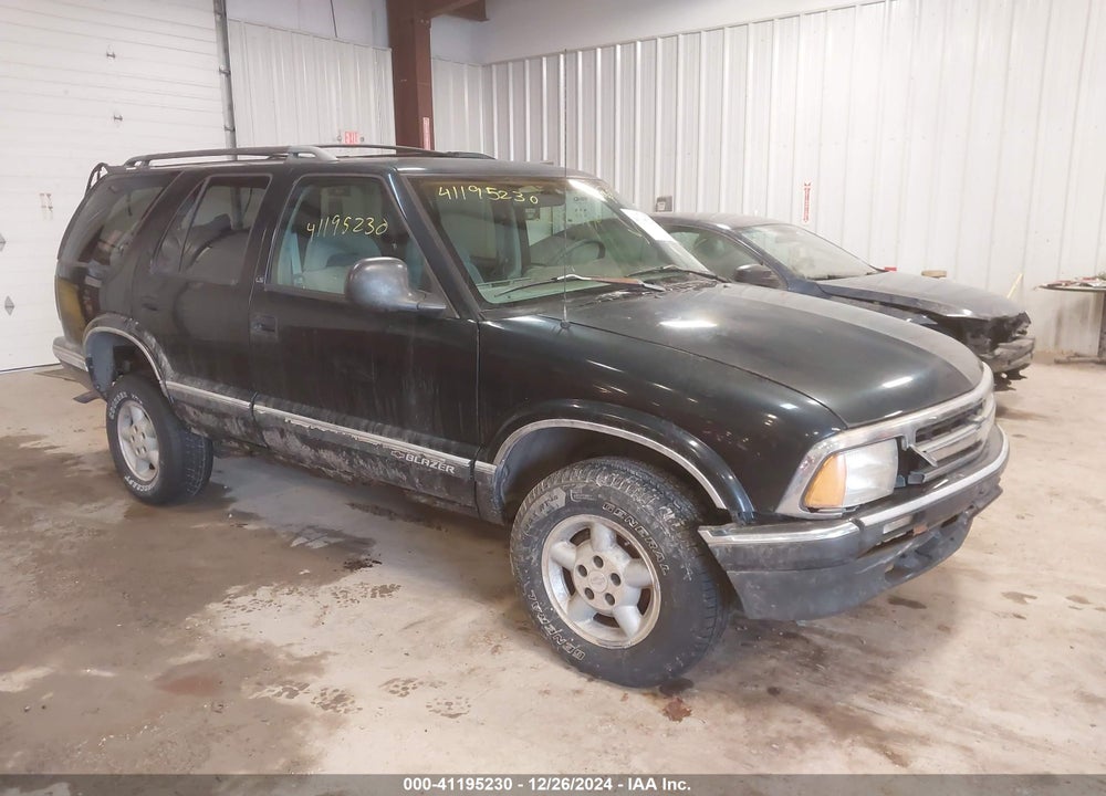 1997 CHEVROLET BLAZER LS VIN: 1GNDT13W7V2175878