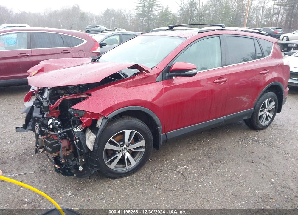 2018 TOYOTA RAV4 ADVENTURE/XLE VIN: 2T3RFREV7JW817767