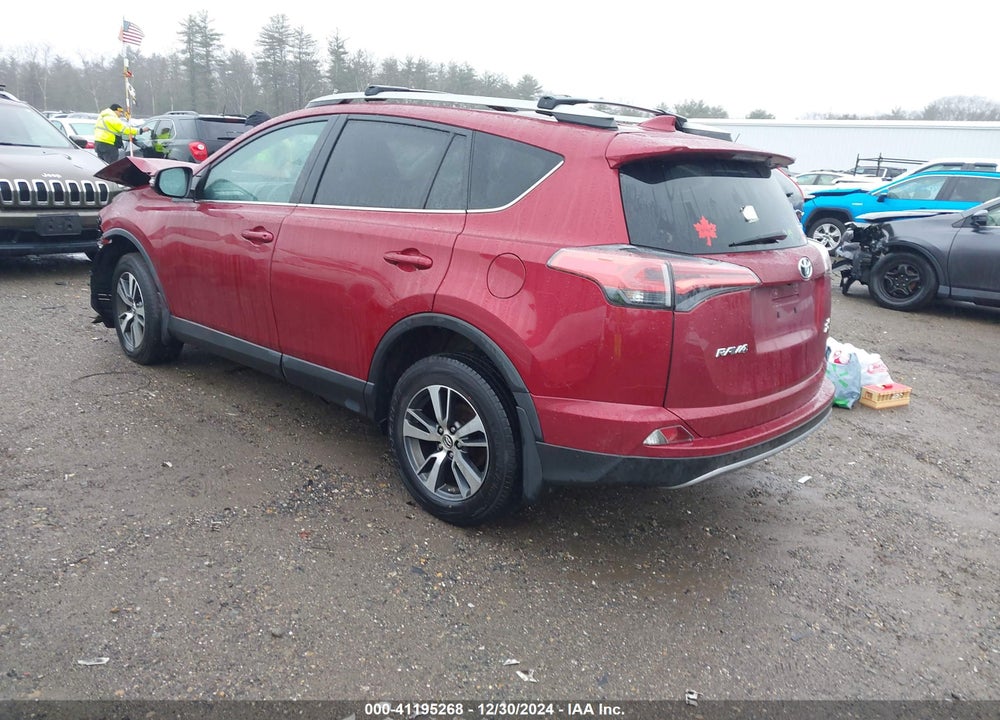 2018 TOYOTA RAV4 ADVENTURE/XLE VIN: 2T3RFREV7JW817767