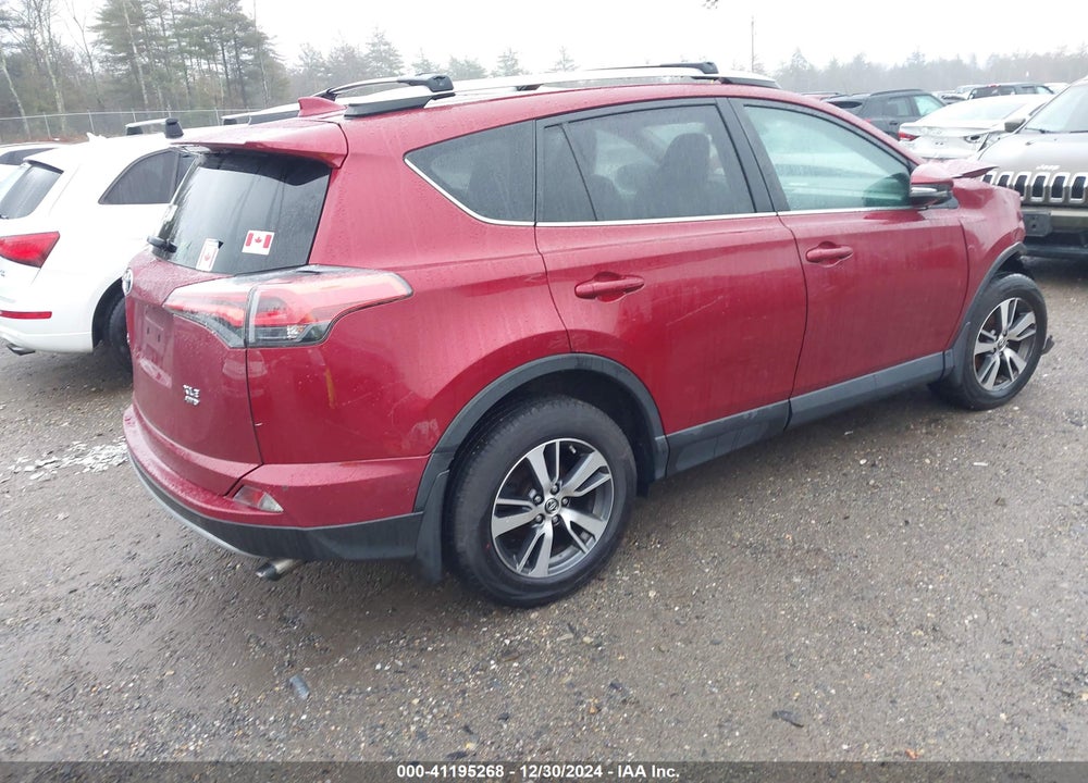 2018 TOYOTA RAV4 ADVENTURE/XLE VIN: 2T3RFREV7JW817767