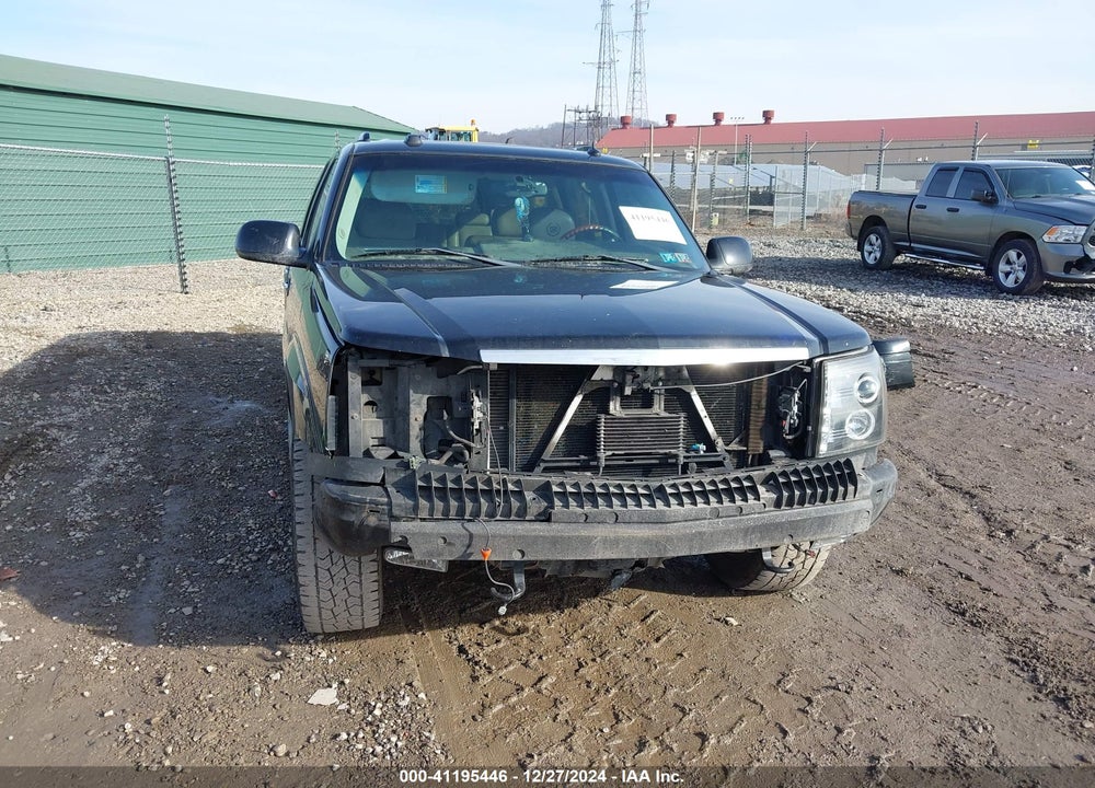 2005 CADILLAC ESCALADE ESV PLATINUM EDITION VIN: 3GYFK66N75G222249