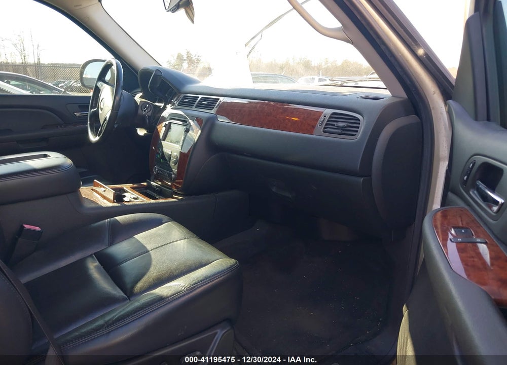 2008 CHEVROLET TAHOE LTZ VIN: 1GNFK13028R200673