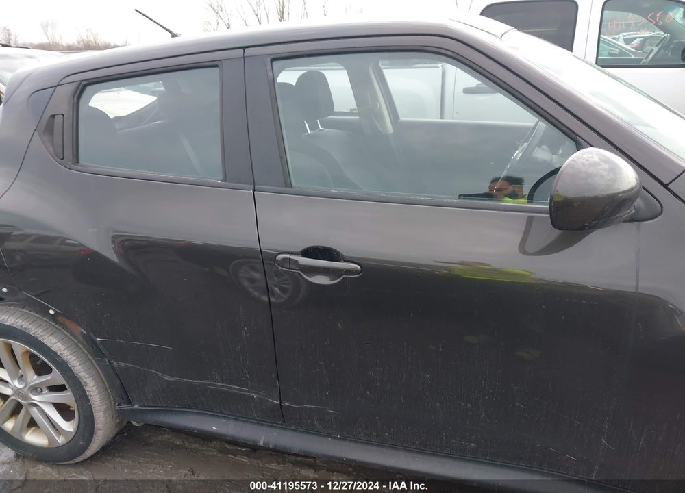 2011 NISSAN JUKE S VIN: JN8AF5MVXBT007629