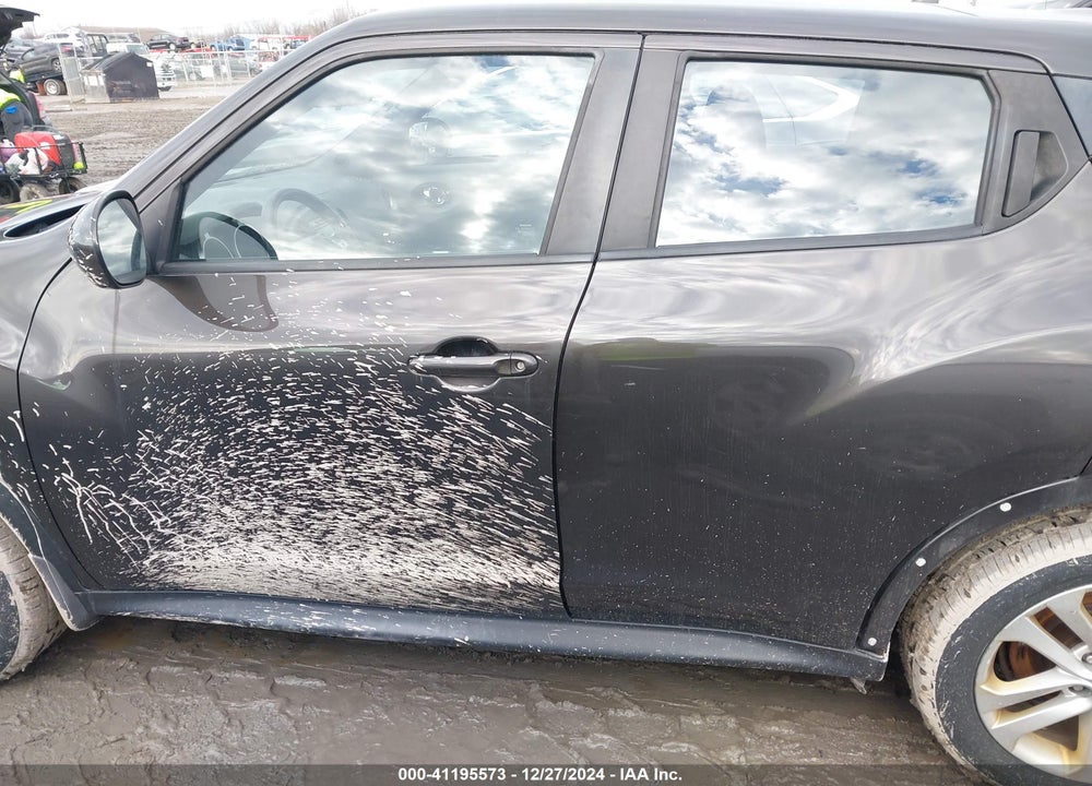 2011 NISSAN JUKE S VIN: JN8AF5MVXBT007629