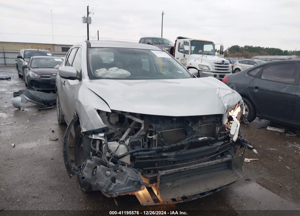 2017 NISSAN ROGUE S VIN: KNMAT2MV9HP550586