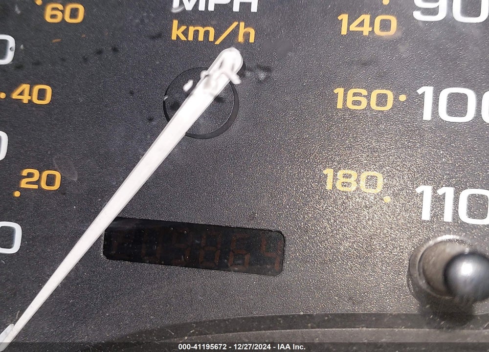 1998 SATURN SL1 VIN: 1G8ZH5282WZ213515