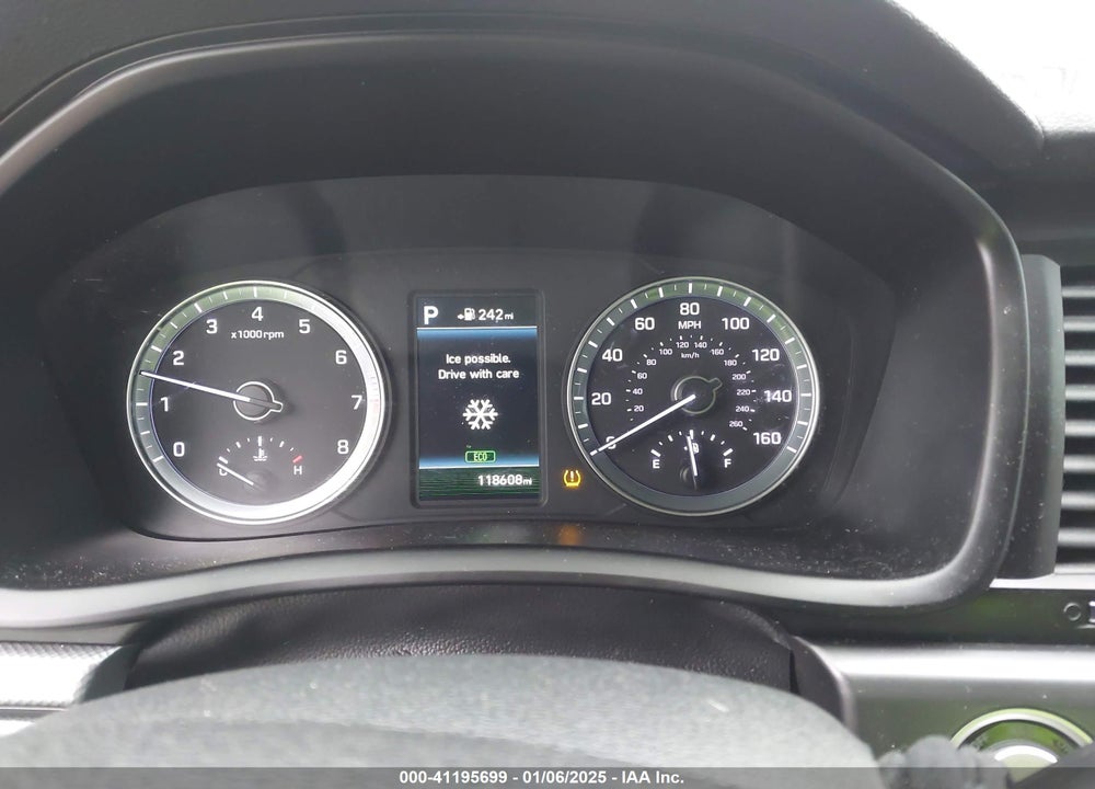 2018 HYUNDAI SONATA VIN: 5NPE34AF7JH645739