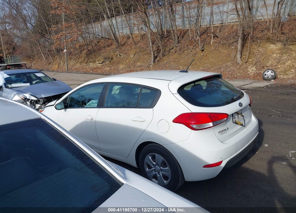 2017 KIA FORTE LX VIN: KNAFK5A82H5703200