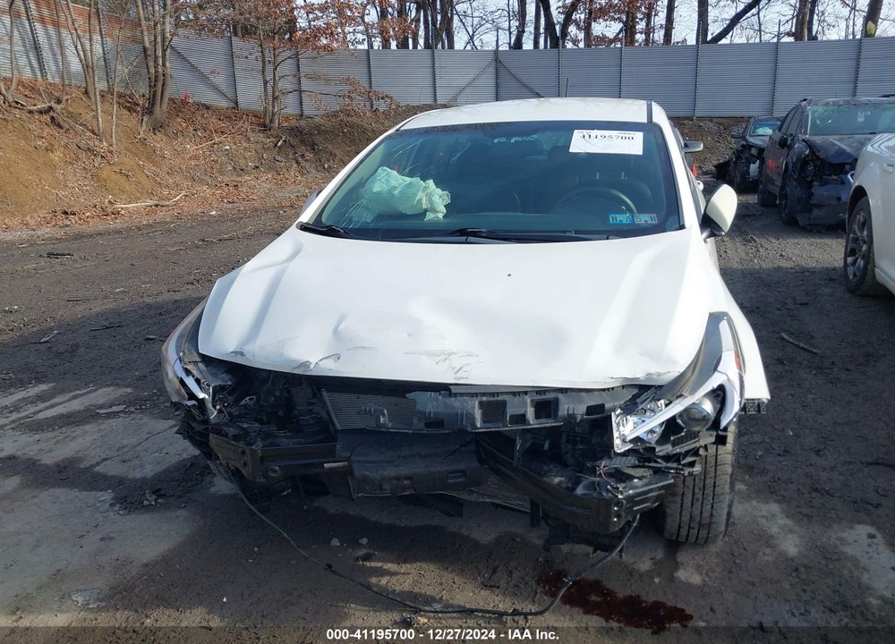 2017 KIA FORTE LX VIN: KNAFK5A82H5703200