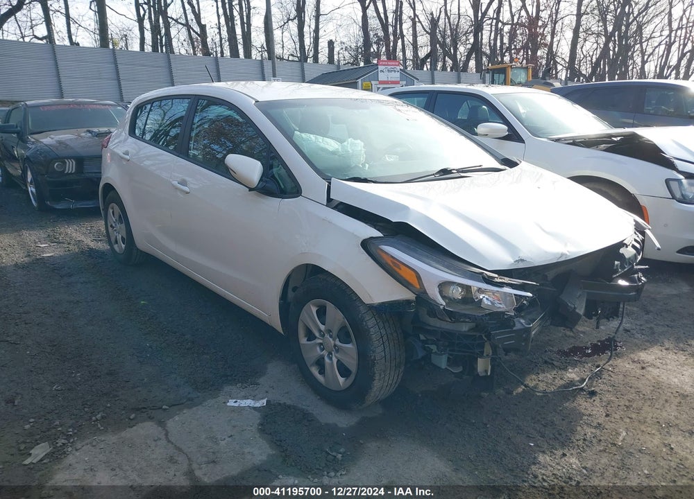 2017 KIA FORTE LX VIN: KNAFK5A82H5703200