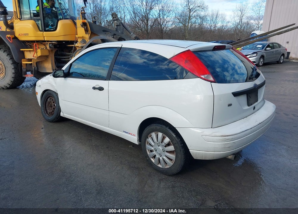 2005 FORD FOCUS ZX3 VIN: 3FAFP31N35R120342