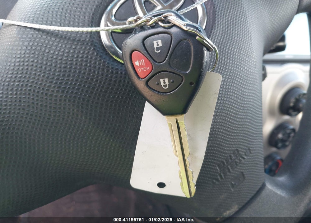 2009 TOYOTA YARIS VIN: JTDKT903695223013