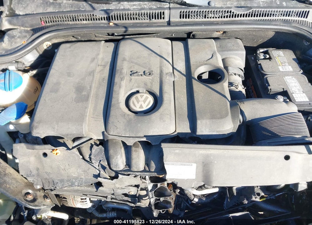 2011 VOLKSWAGEN JETTA 2.5L SE VIN: 3VWDZ7AJ1BM039653