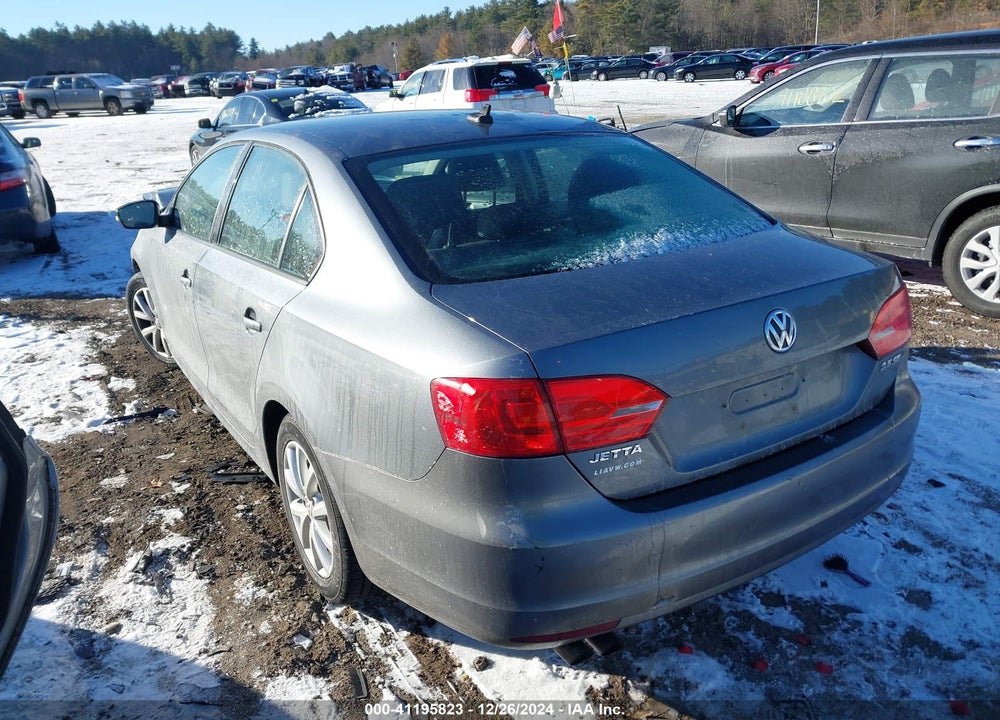 2011 VOLKSWAGEN JETTA 2.5L SE VIN: 3VWDZ7AJ1BM039653