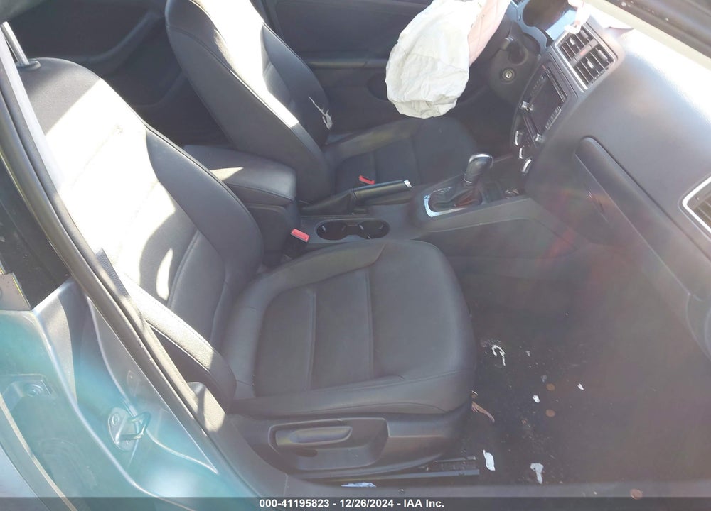 2011 VOLKSWAGEN JETTA 2.5L SE VIN: 3VWDZ7AJ1BM039653