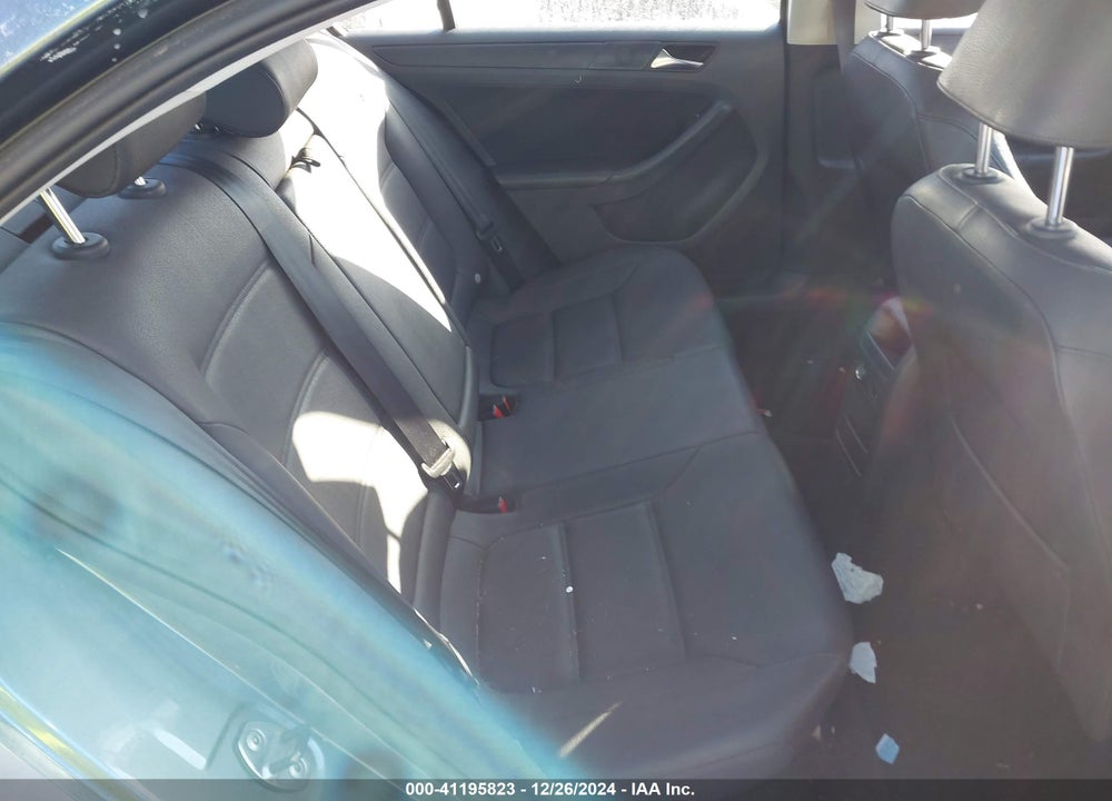 2011 VOLKSWAGEN JETTA 2.5L SE VIN: 3VWDZ7AJ1BM039653