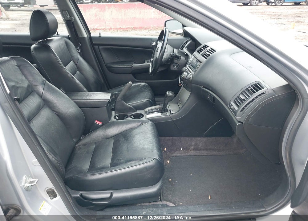 2005 HONDA ACCORD 2.4 EX VIN: 1HGCM56895A165253