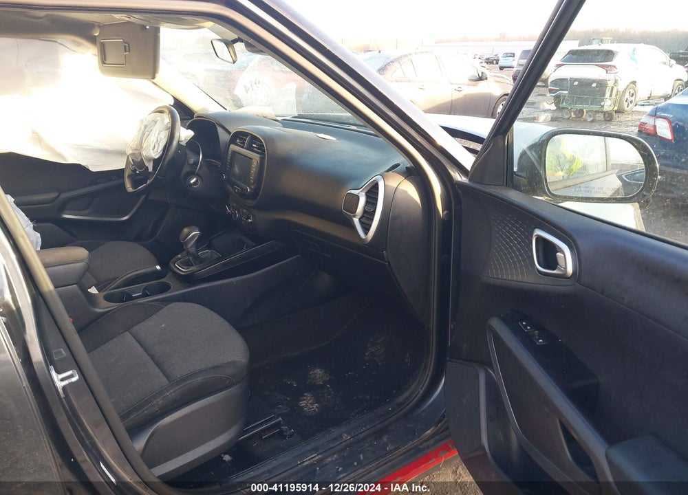 2020 KIA SOUL VIN: KNDJ63AU0L7089571