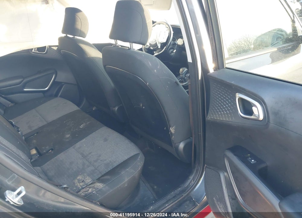 2020 KIA SOUL VIN: KNDJ63AU0L7089571
