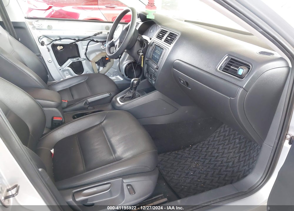 2014 VOLKSWAGEN JETTA 1.8T SE VIN: 3VWD17AJ1EM241842