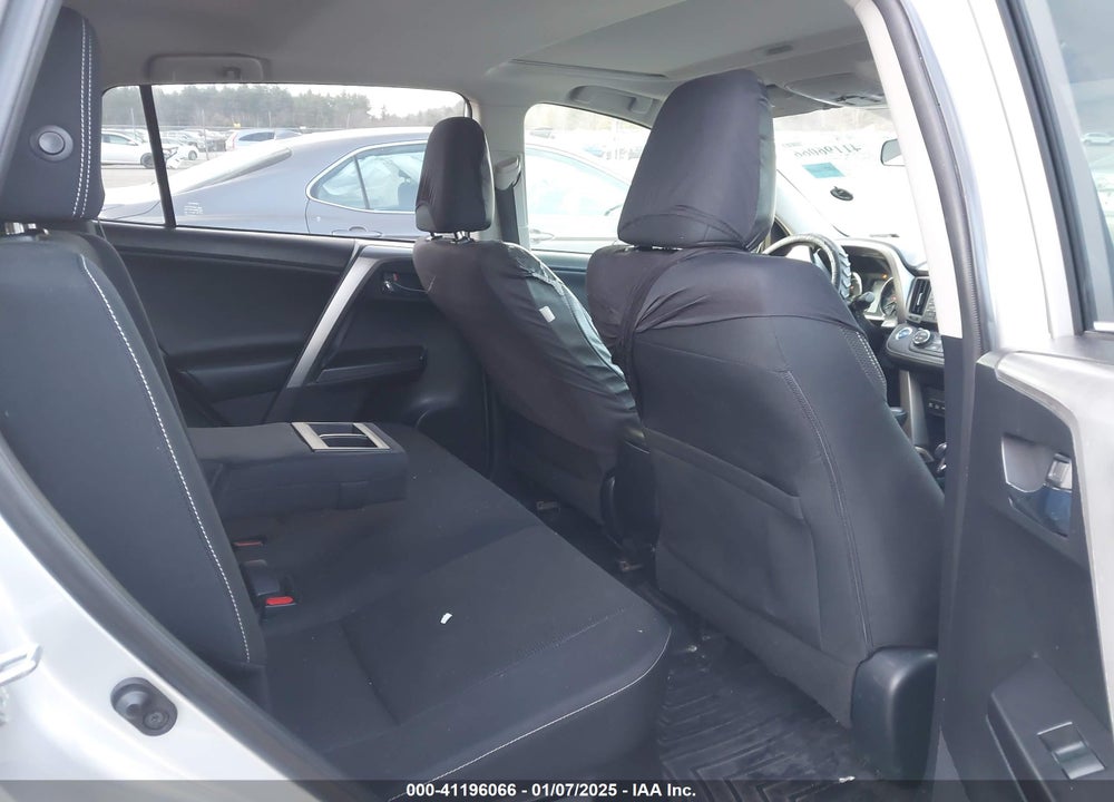 2016 TOYOTA RAV4 HYBRID XLE VIN: JTMRJREV5GD019918