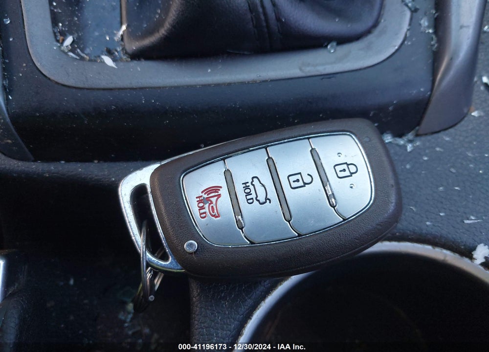 2015 HYUNDAI ELANTRA VIN: KMHDH4AH3FU423240