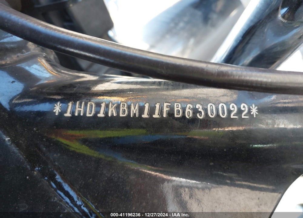 2015 HARLEY-DAVIDSON FLHX STREET GLIDE VIN: 1HD1KBM11FB630022