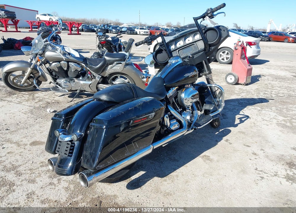 2015 HARLEY-DAVIDSON FLHX STREET GLIDE VIN: 1HD1KBM11FB630022
