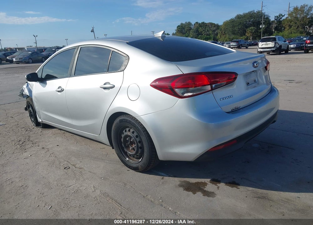 2018 KIA FORTE LX VIN: 3KPFL4A73JE197694