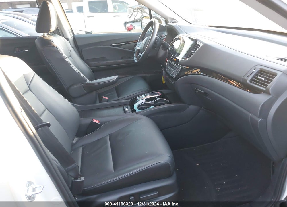2021 HONDA PILOT 2WD TOURING 7 PASSENGER VIN: 5FNYF5H65MB025717
