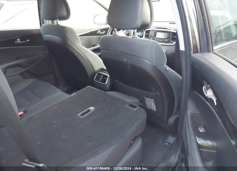2016 KIA SORENTO 2.4L LX VIN: 5XYPGDA38GG111877