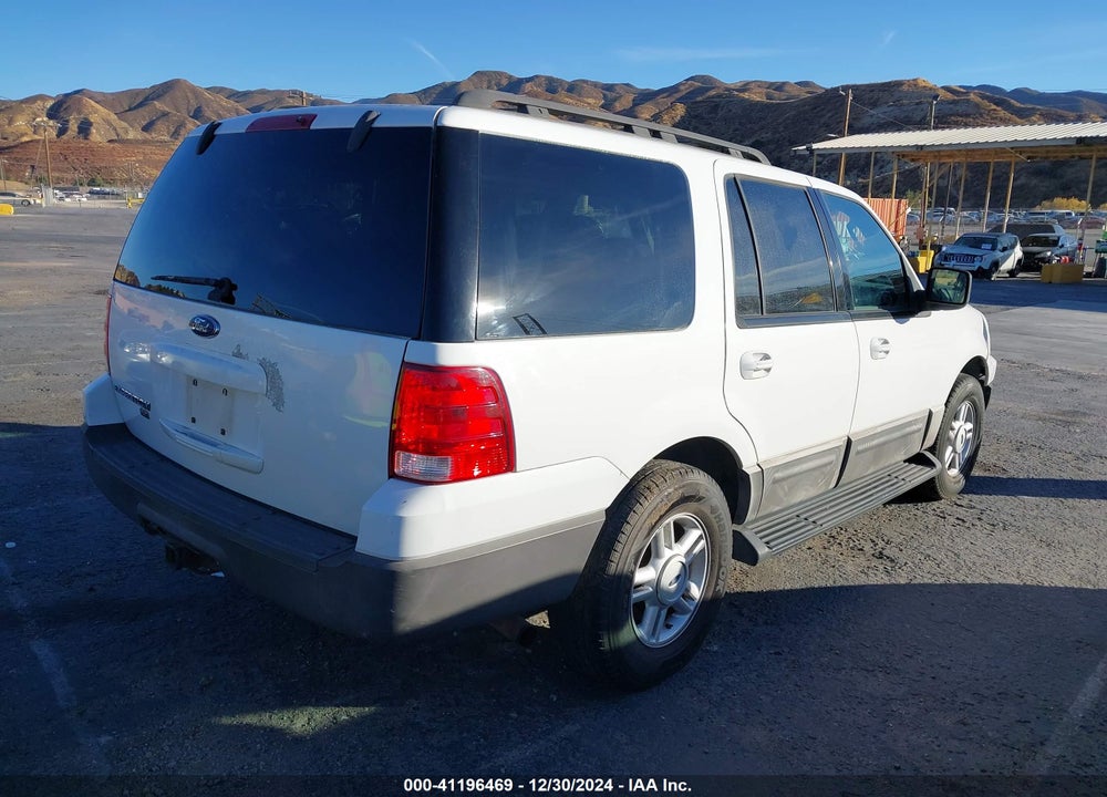 2005 FORD EXPEDITION XLT VIN: 1FMPU15555LA94780
