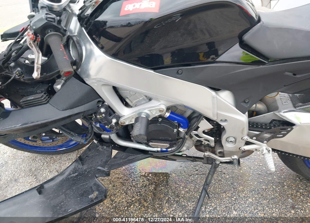 2010 APRILIA RSV4 R VIN: ZD4RKC018AS000026