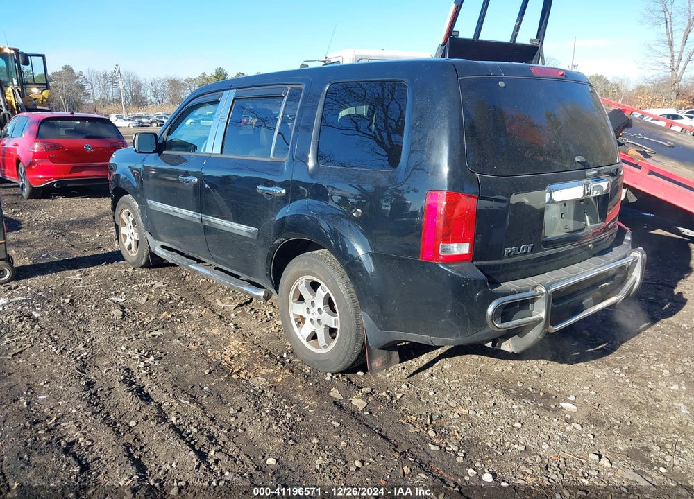 2015 HONDA PILOT LX VIN: 5FNYF4H22FB016001
