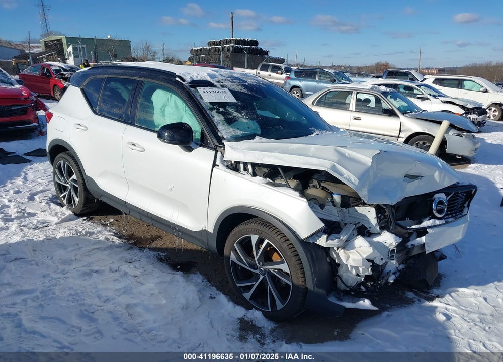2019 VOLVO XC40 T5 R-DESIGN VIN: YV4162UM7K2145150
