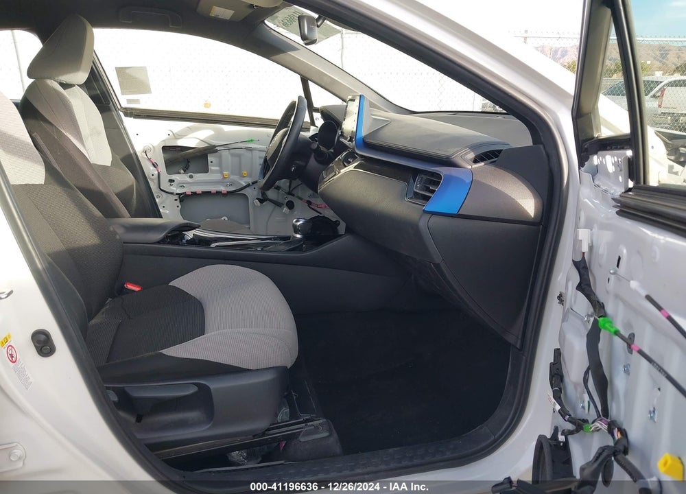 2019 TOYOTA C-HR XLE VIN: JTNKHMBX8K1038071