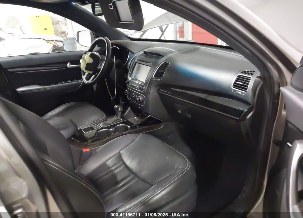 2015 KIA SORENTO LIMITED V6 VIN: 5XYKW4A78FG584015
