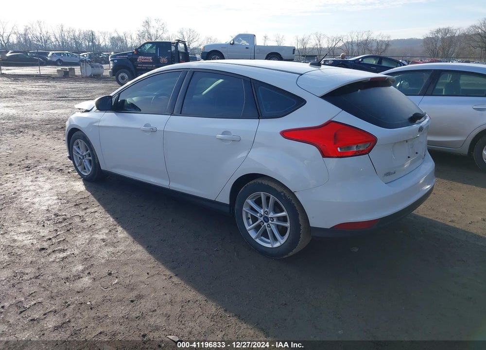 2015 FORD FOCUS SE VIN: 1FADP3K23FL286291