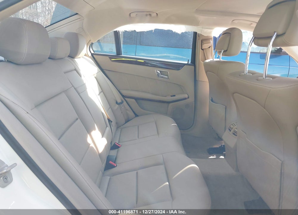 2011 MERCEDES-BENZ E VIN: WDDHF8HB3BA465574