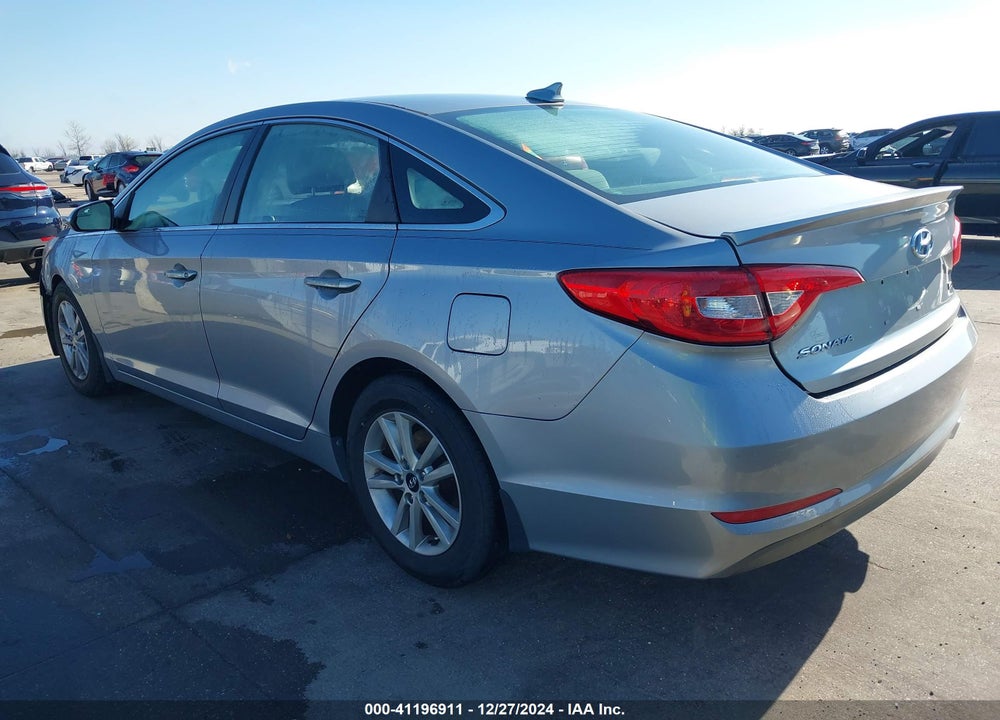 2015 HYUNDAI SONATA VIN: 5NPE24AA3FH127304