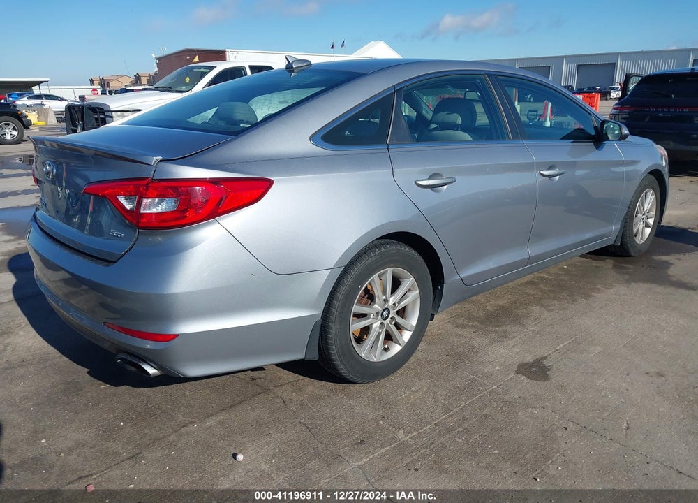 2015 HYUNDAI SONATA VIN: 5NPE24AA3FH127304